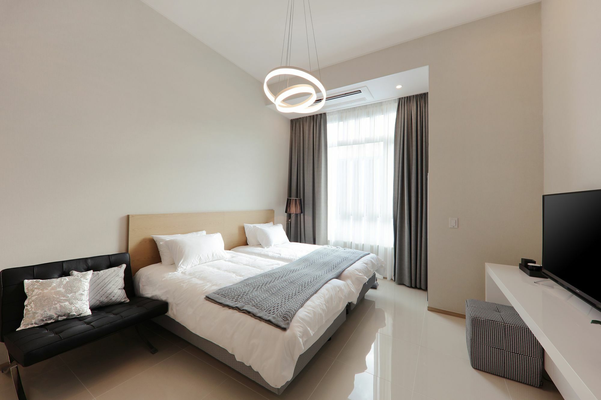 With Land Hotel Pyeongchang Exterior foto